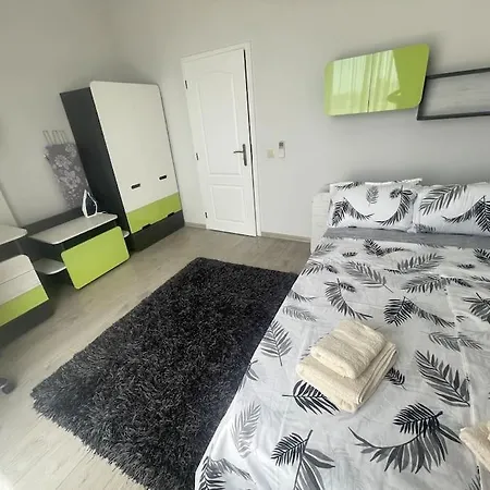 Spacious Prestige Penthouse Lejlighed *