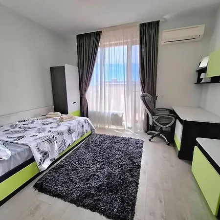 Spacious Prestige Penthouse Apartman Várna