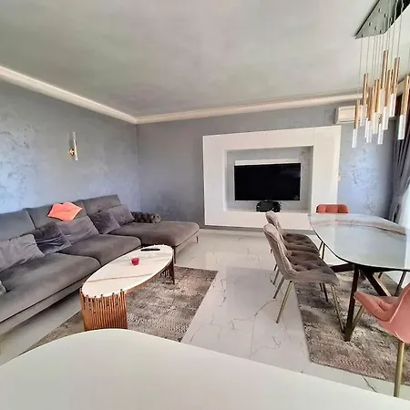 Spacious Prestige Penthouse * فارنا